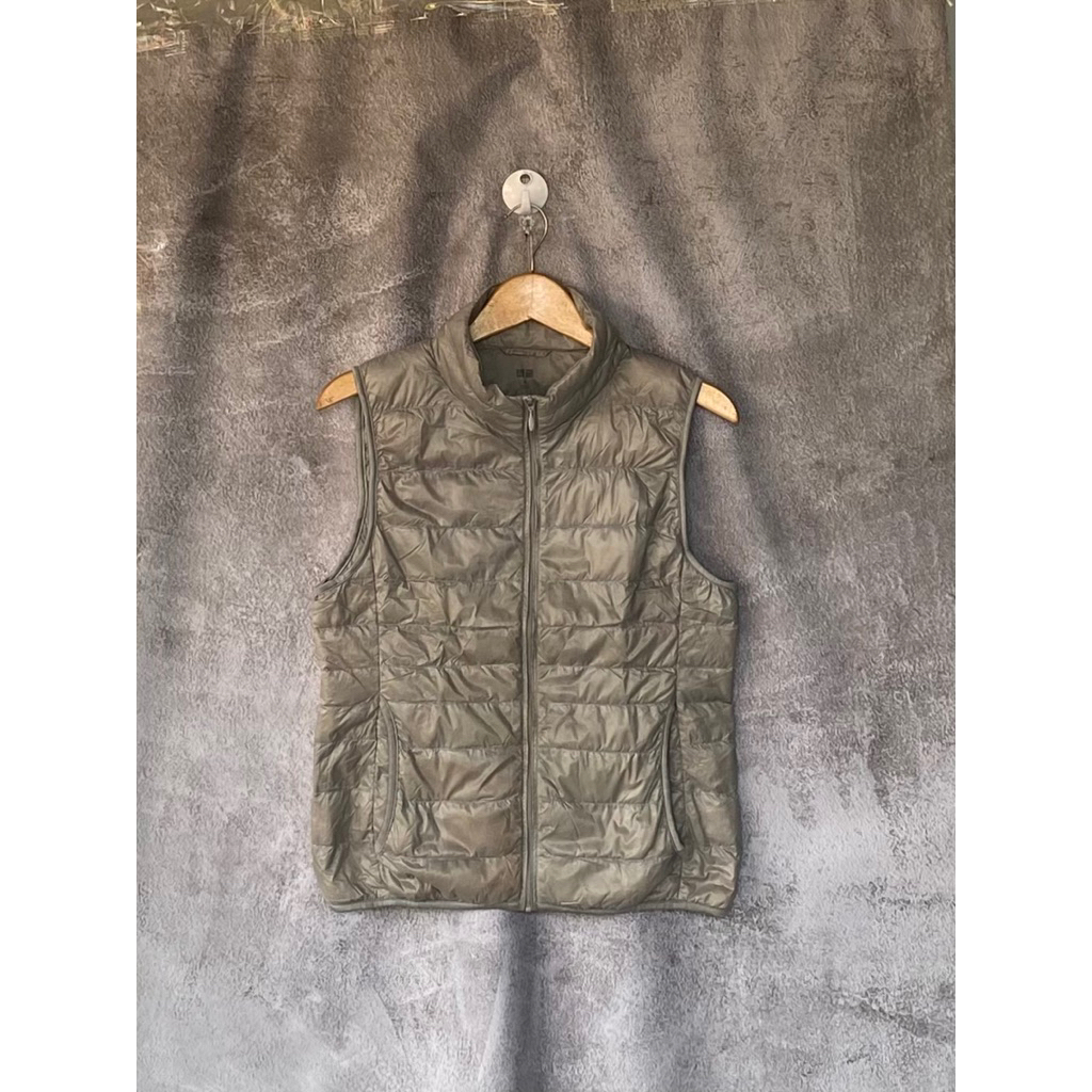 Vest / Rompi Uniqlo Bulang / Bulu Angsa ((KODE : 8509))