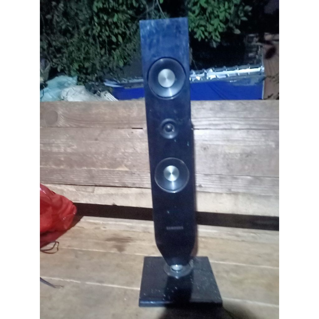 Speaker tower samsung