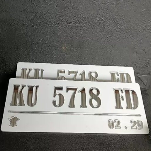 Plat Nomor Akrilik Timbul Motor / Custom Plat Motor Akrilik Timbul Crom