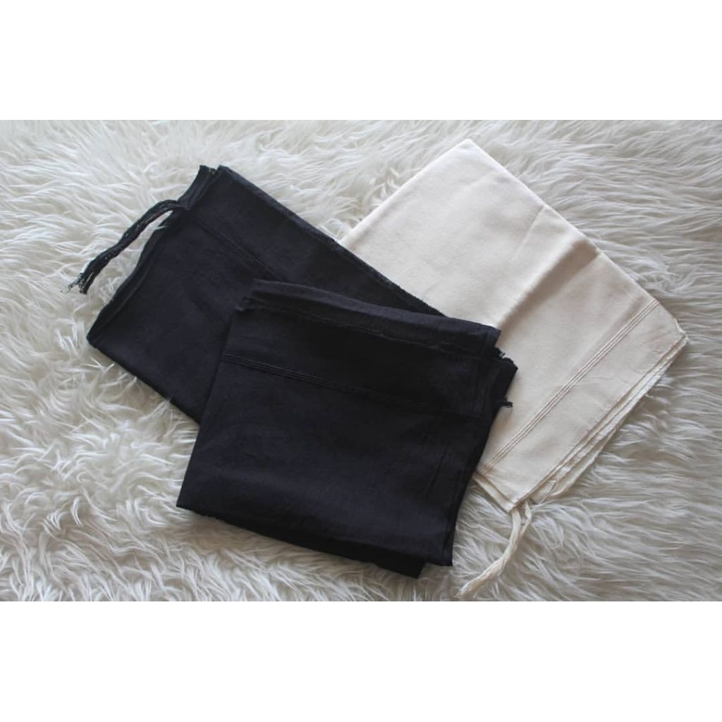 Iket kepala kain tenunan segi empat khas baduy dalam