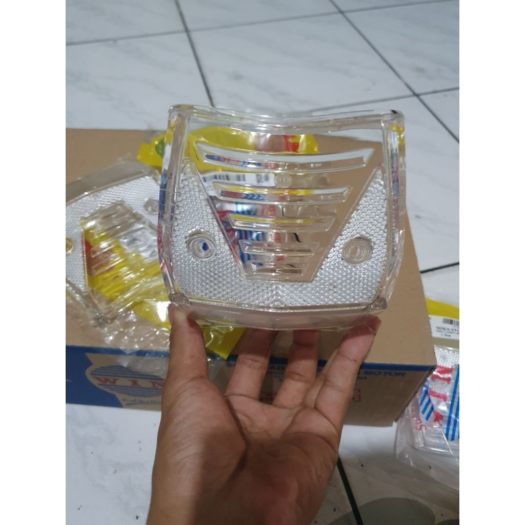 KACA MIKA LAMPU STOP BELAKANG SUPRA X 125 LAMA SUPRA X 125 NEW BATMAN PUTIH BENING