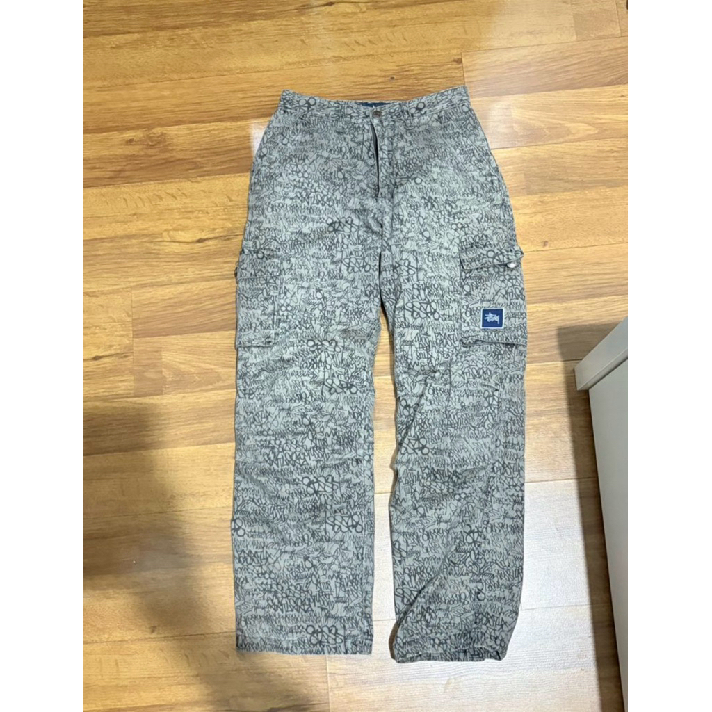 Stussy typography cargo pants hongkong