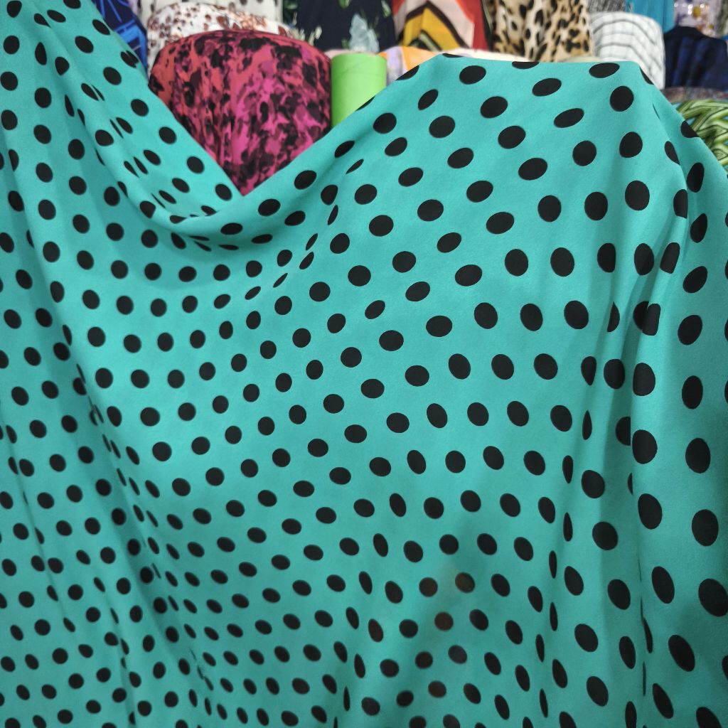 Kain Zara Crepe Hijau Tosca Motif Polkadot – Bahan Jatuh, Lembut, Adem, Elegan untuk Gamis, Dress, B