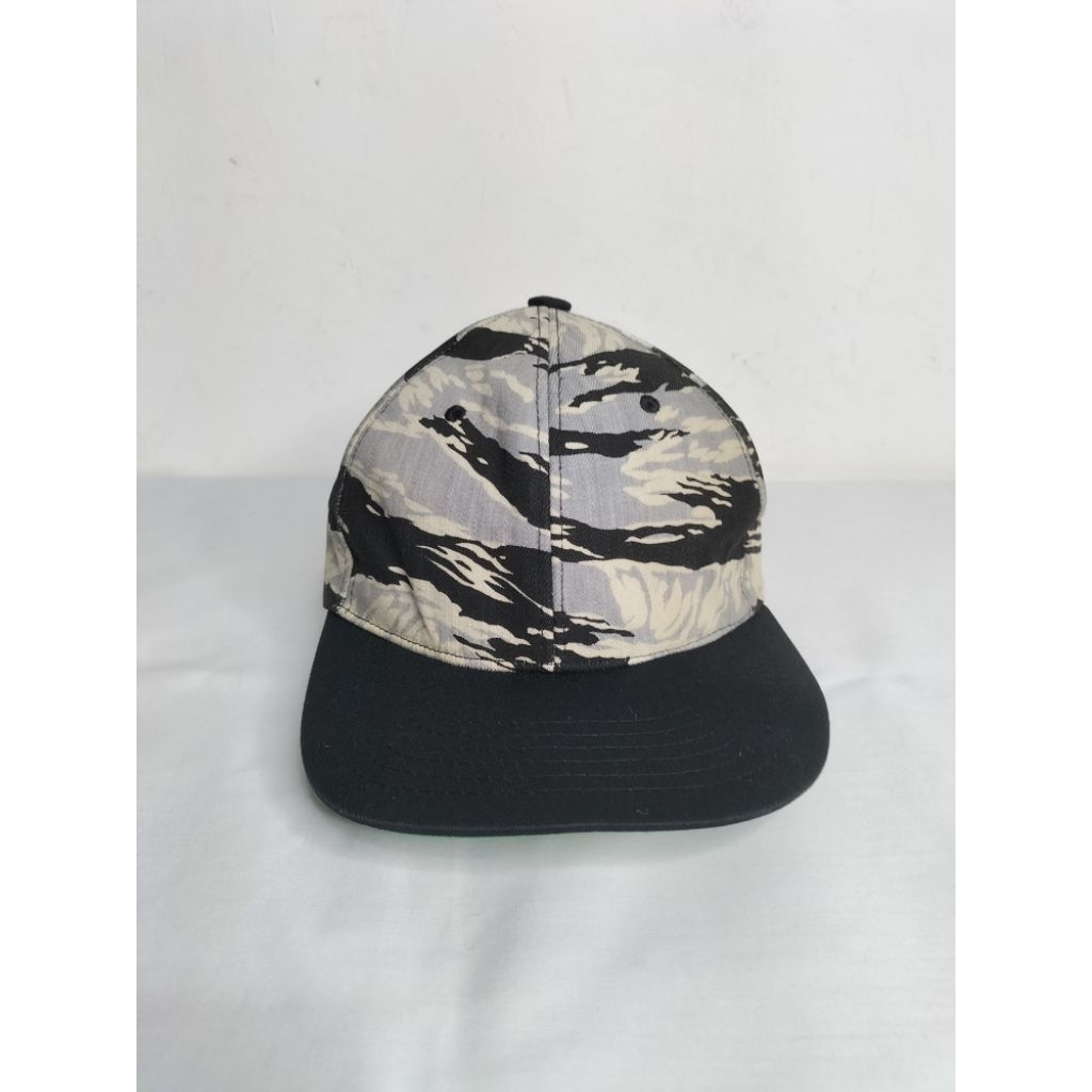 Topi Snapback Camo
