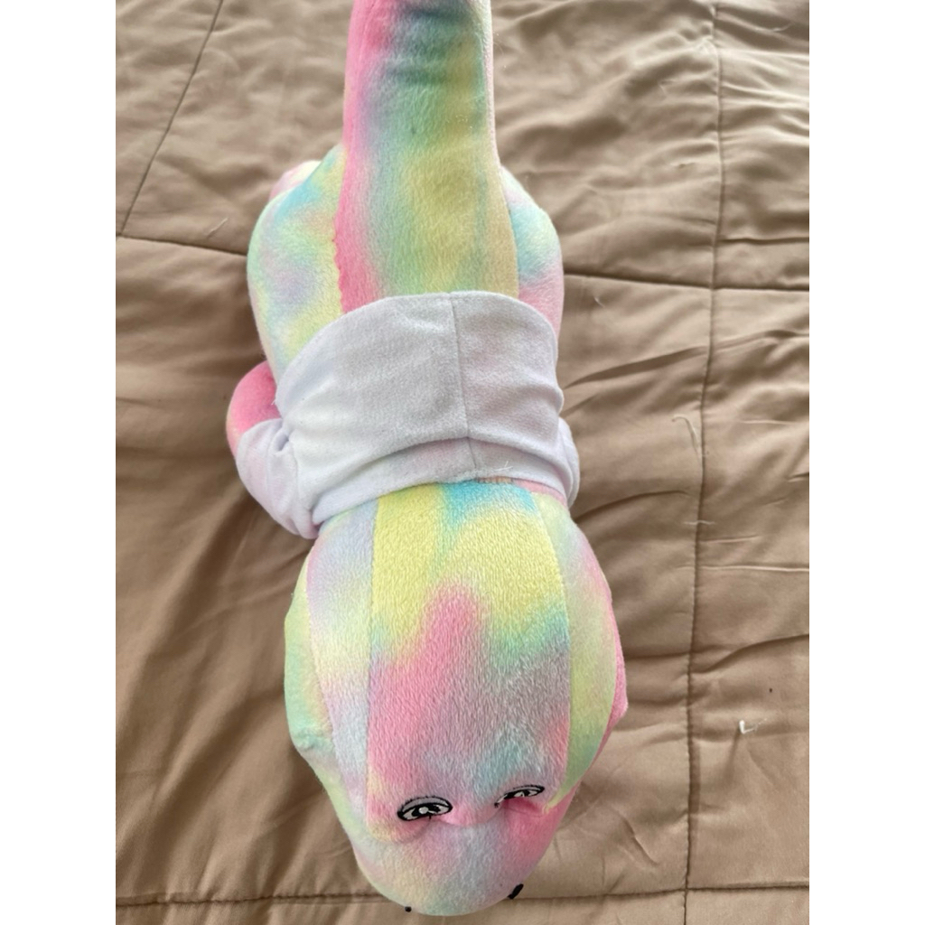 Boneka komodo motif warna warni