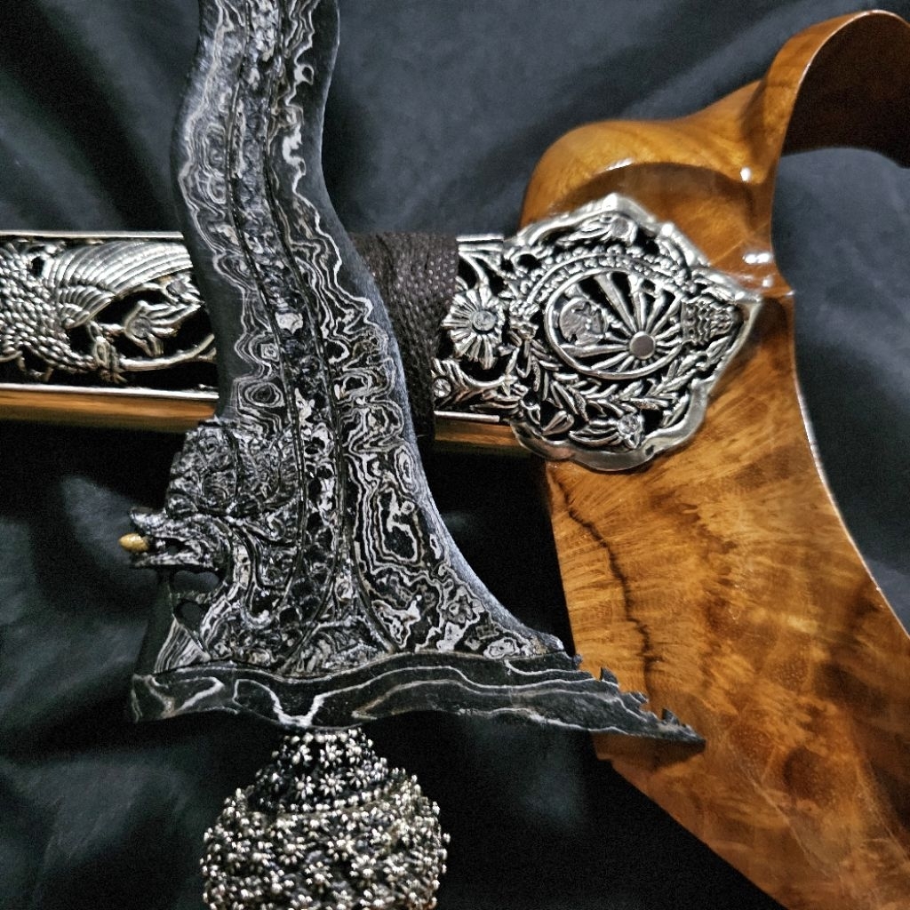 Keris Nogo Rojo Luk 13 Pamor Untu Walang