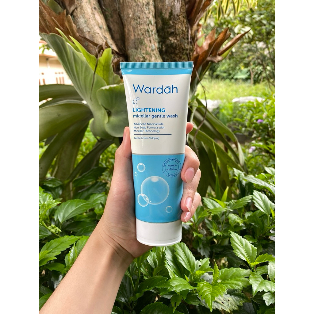 FACIAL WASH WARDAH LIGHTENING [PRELOVED]