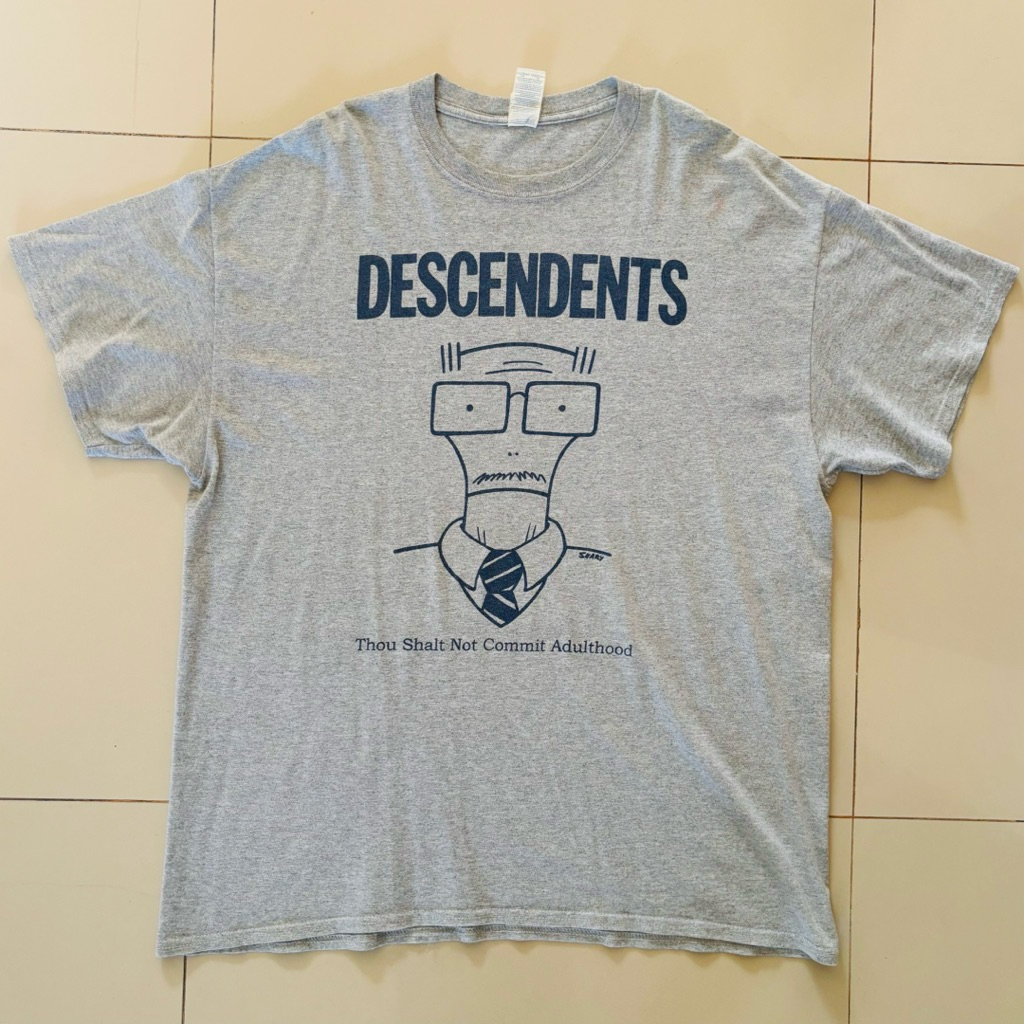 Kaos Band import Descendents Size XL Tag Gildan Heavy Cotton Original Desain Karakter Milo