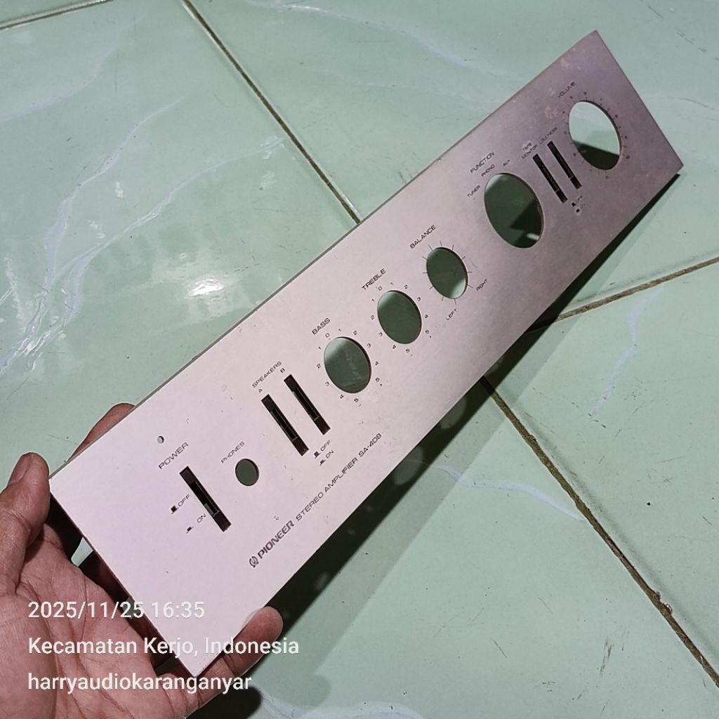 cover depan amplifier PIONEER SA-408 warna silver vintage