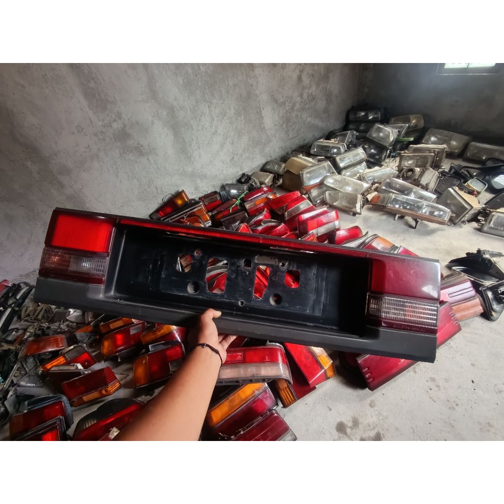 garnis belakang mazda 626 capella