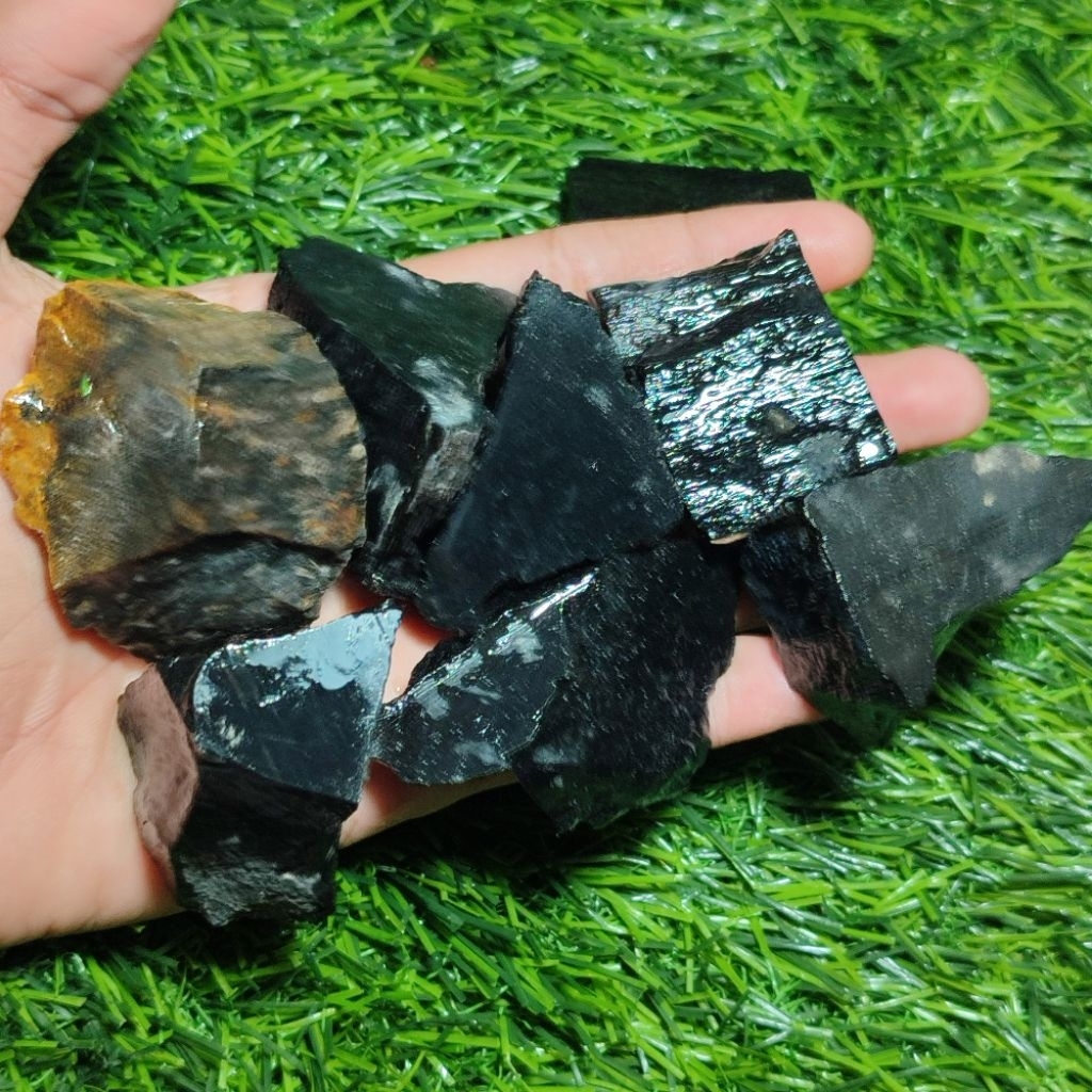 Batu Galih Kelor Hitam Asli / Bongkahan Batu galih kelor hitam asli