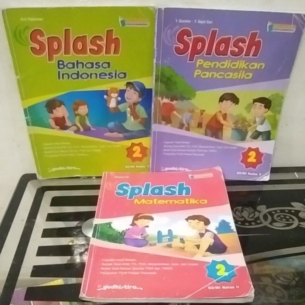 Buku paket pelajaran splash bahasa indonesia,splash PPKn/pendidikan Pancasila,,splash matematika kum