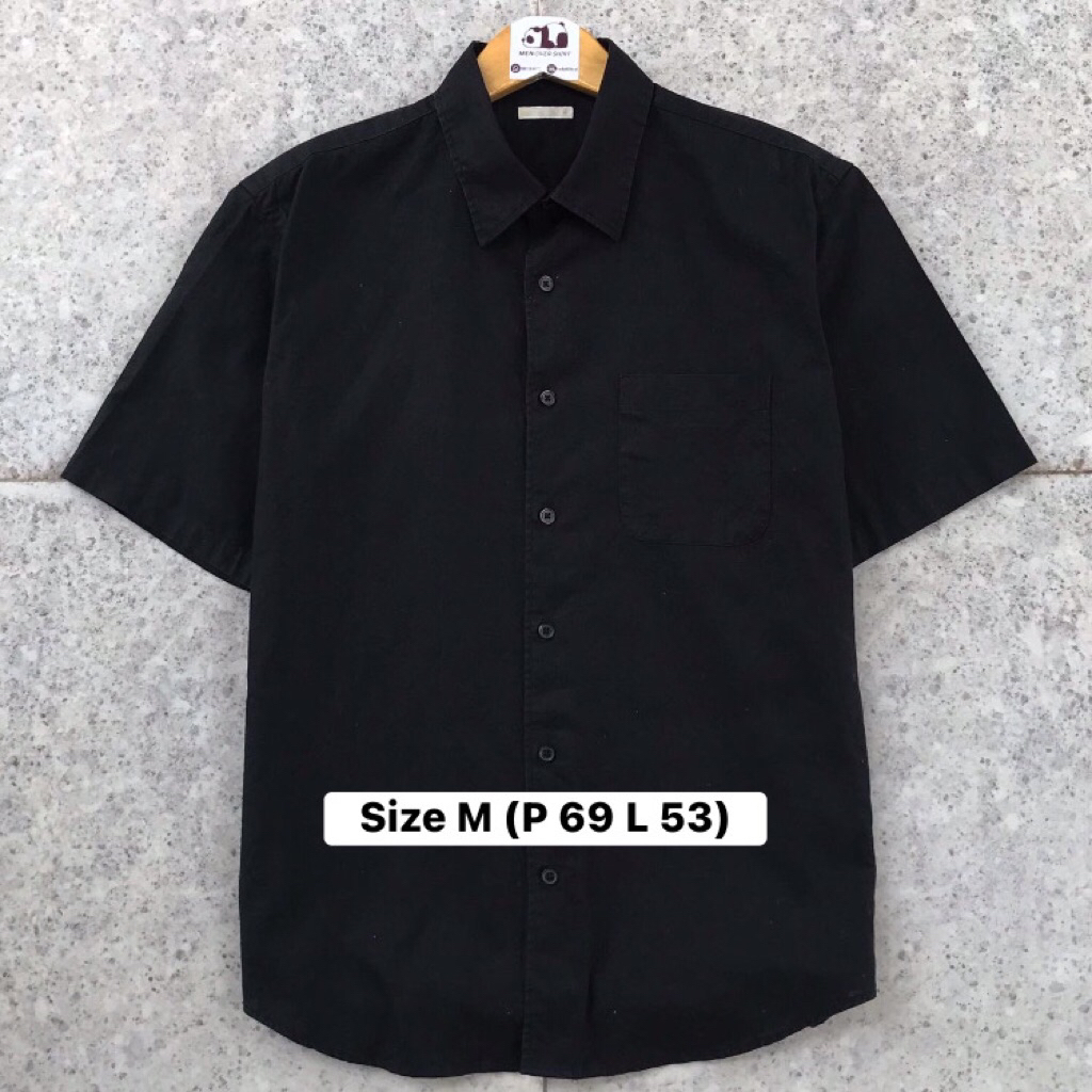 Kemeja Hitam Linen GU Uniqlo