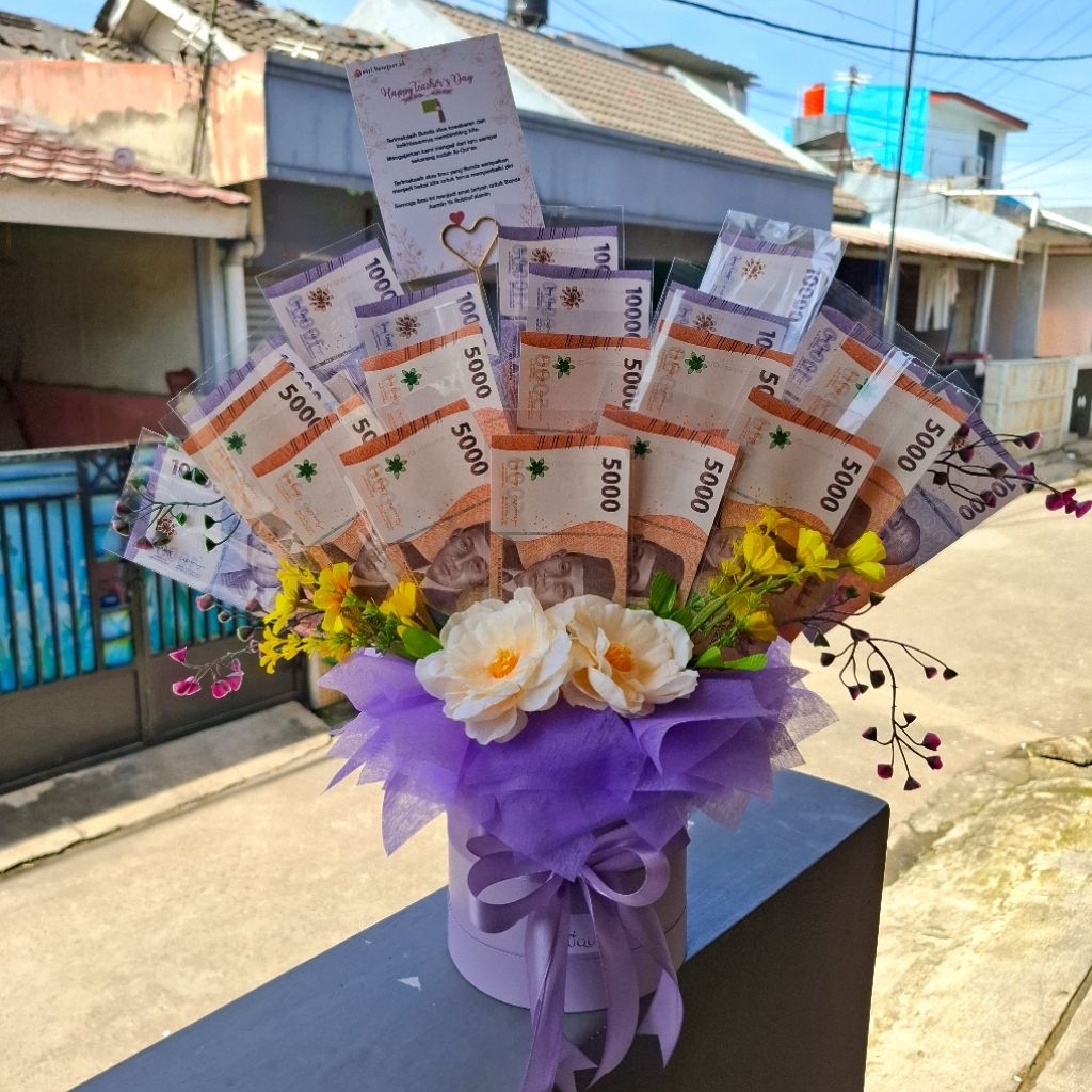 READY Bloom Box Buket Uang Bunga Artificial Buket Uang Bunga Artificial Bloom Box Buket Uang sari.bo