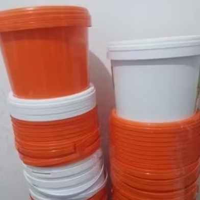 Ember bekas es krim vasiasi