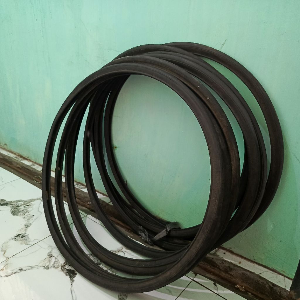 Ban Luar Swallow Deli tire 700x25C BARU