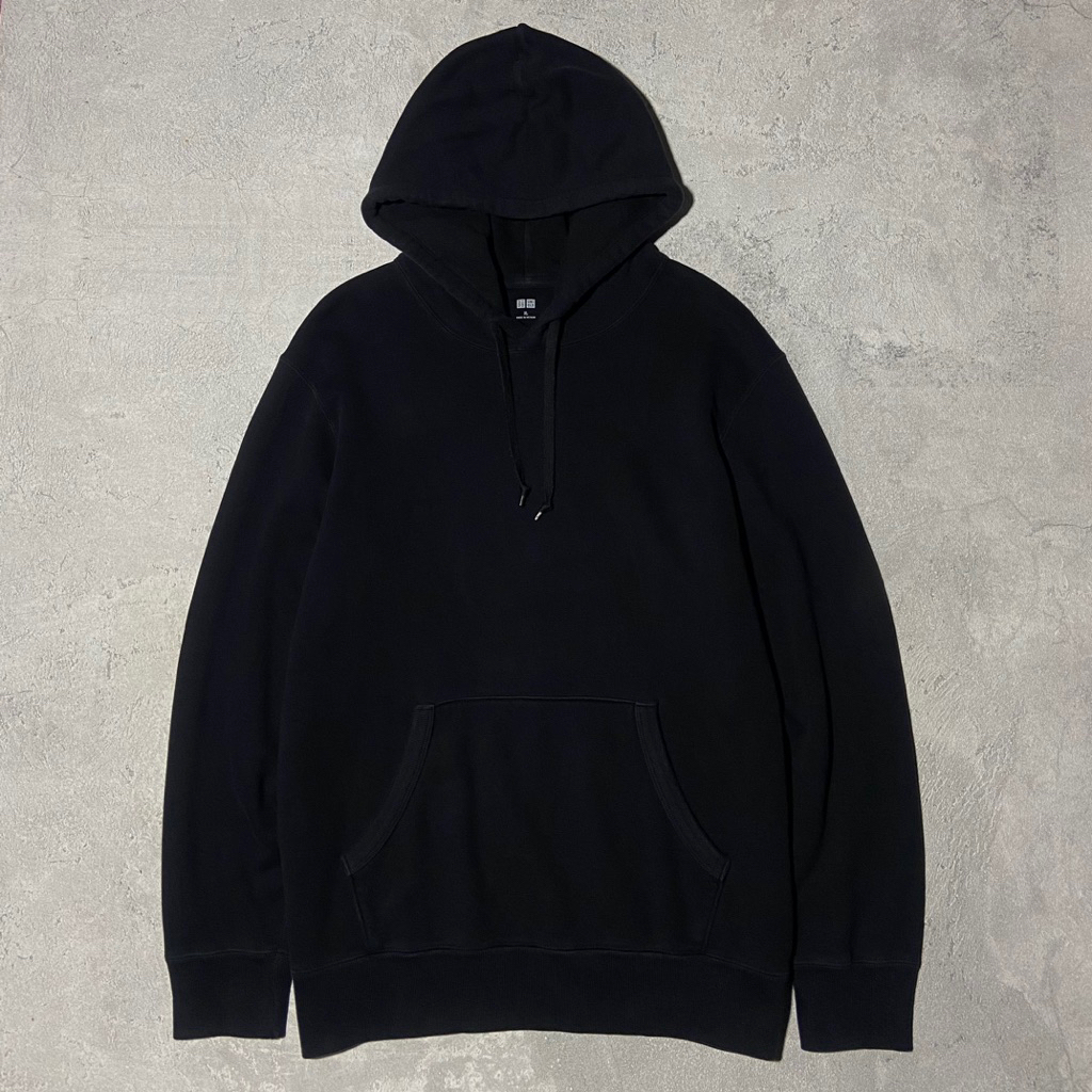 HOODIE UNIQLO HITAM