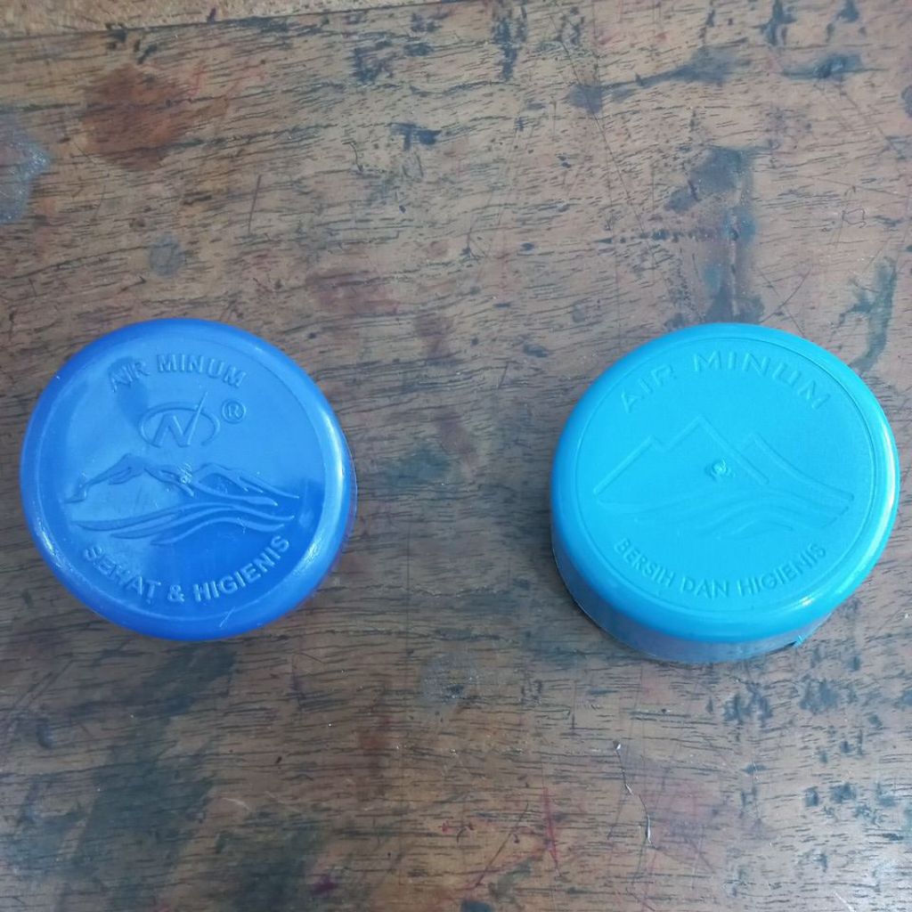 Tutup Galon Isi Ulang Warna Biru Gunung