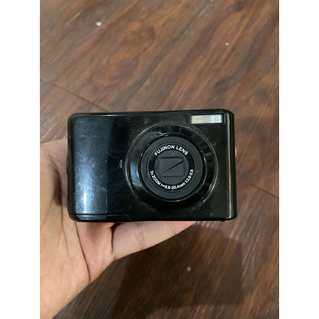 DIGICAM FUJIFILM HITAM