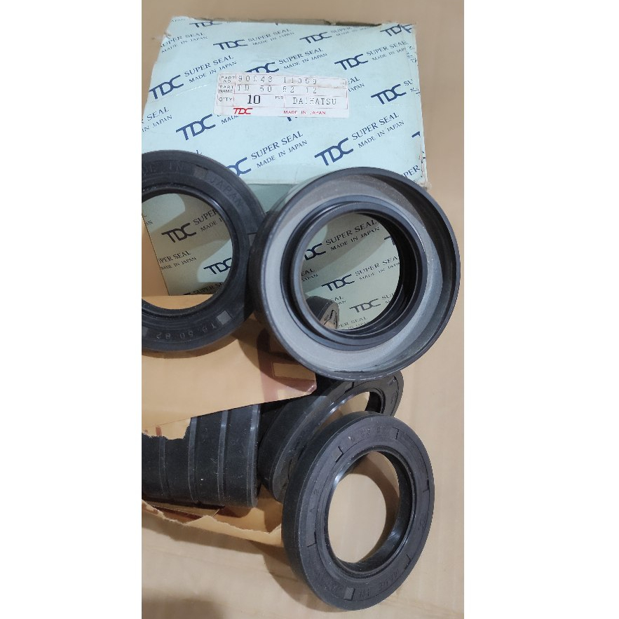 OIL SEAL PINION GARDAN/SEAL PINION GARDAN BELAKANG DAIHATSU DELTA/TOYOTA DYNA