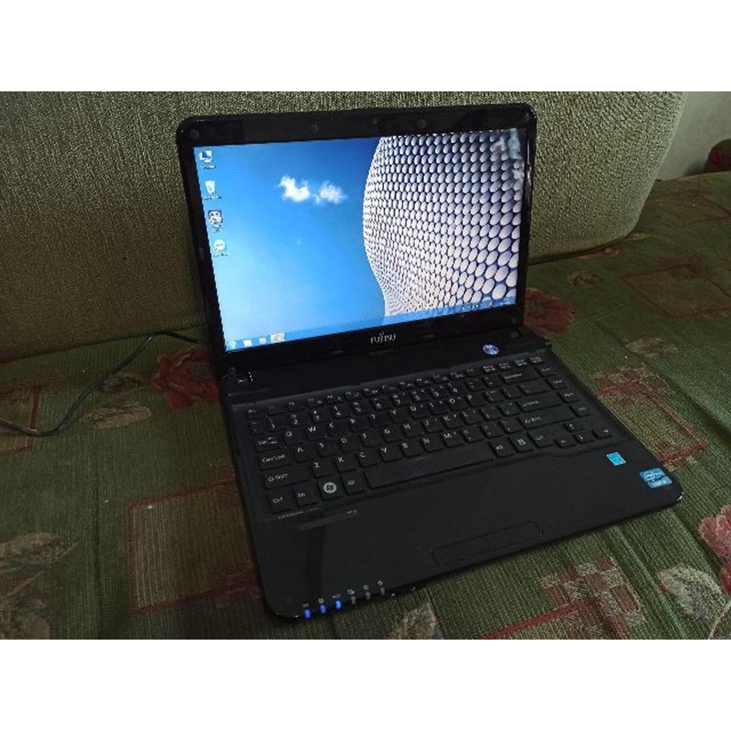 Fujitsu Lifebook LH532 Core i5 2350M 4GB 500GB Bekas