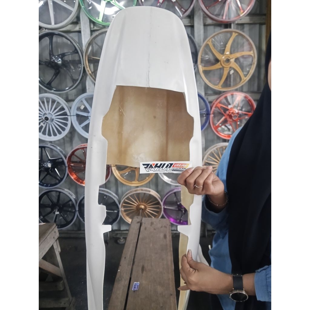 BODY BUTA FIZR POSWAN