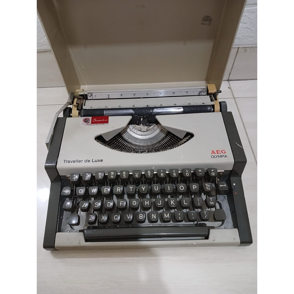 Mesin Ketik Manual AEG Olympia Preloved