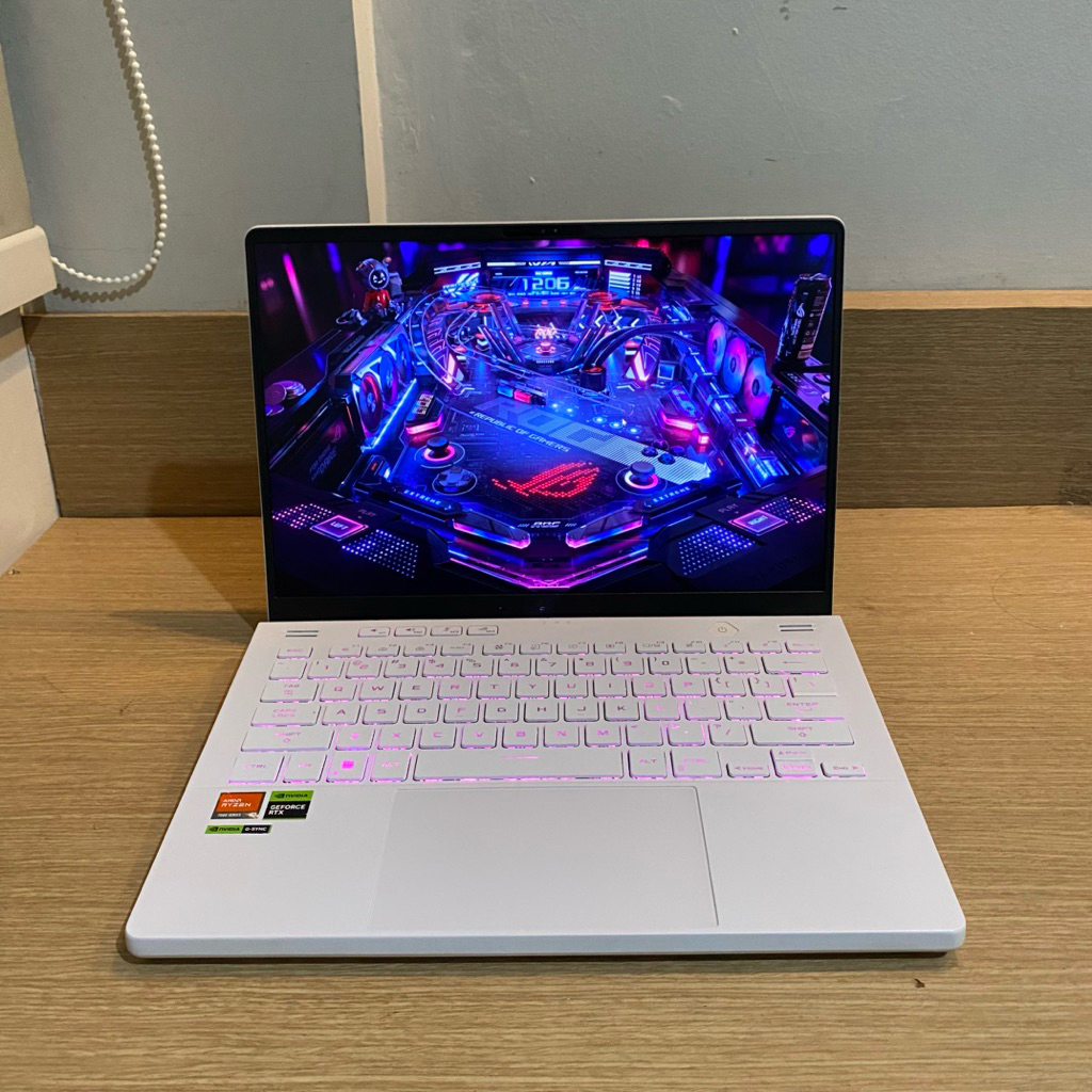 Laptop Gaming Asus ROG Zephyrus G14 GA402XV RAM 16/1TB RYZEN 9 7940HS RTX 4060 8GB