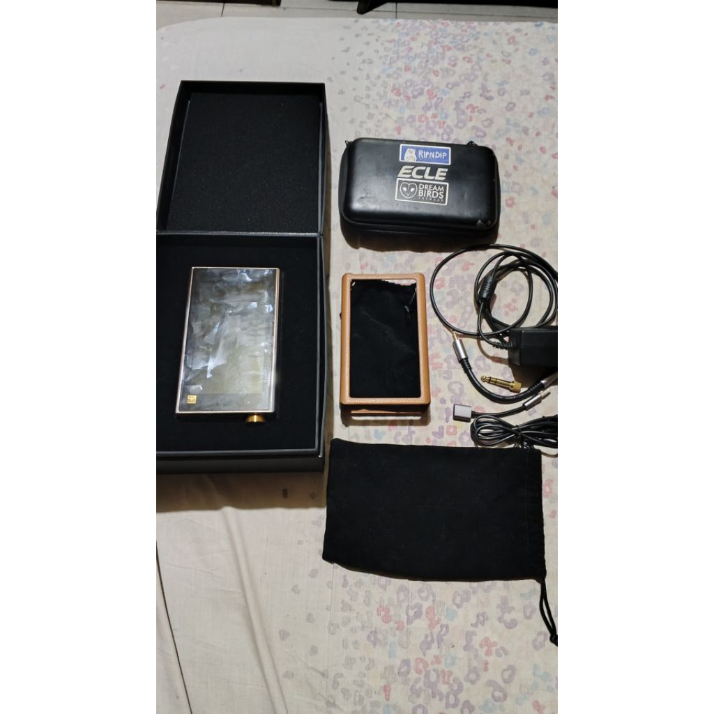 DAP atau pemutar musik kelas flagship dari Ibasso DX 220MAX second lengkap bonus case dap fungsi sem