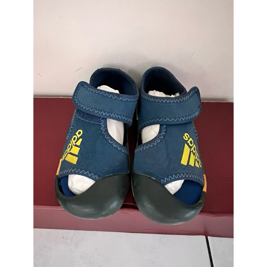 sendal adidas