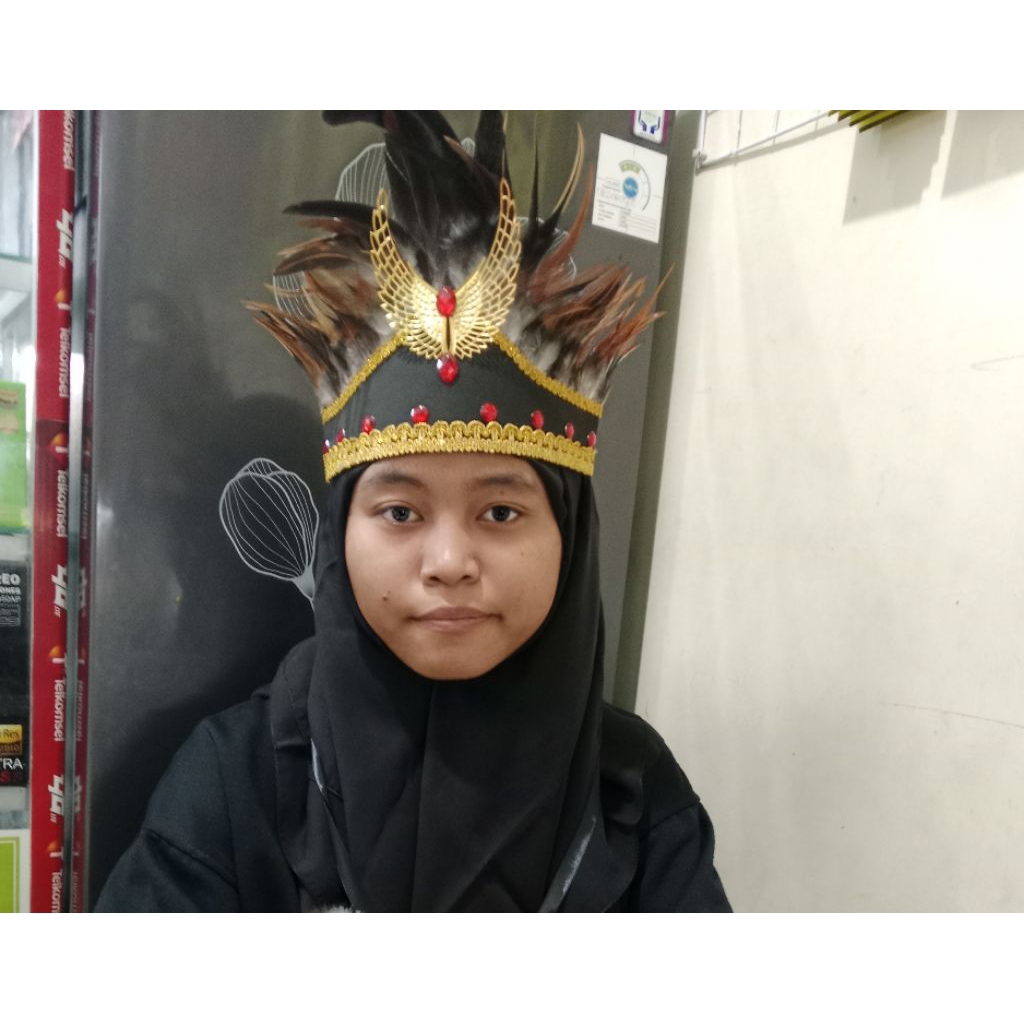 Mahkota hiasan kepala   bulu  dayak Kalimantan dan papua   Desain menarik memakai lempengan sayap Ga