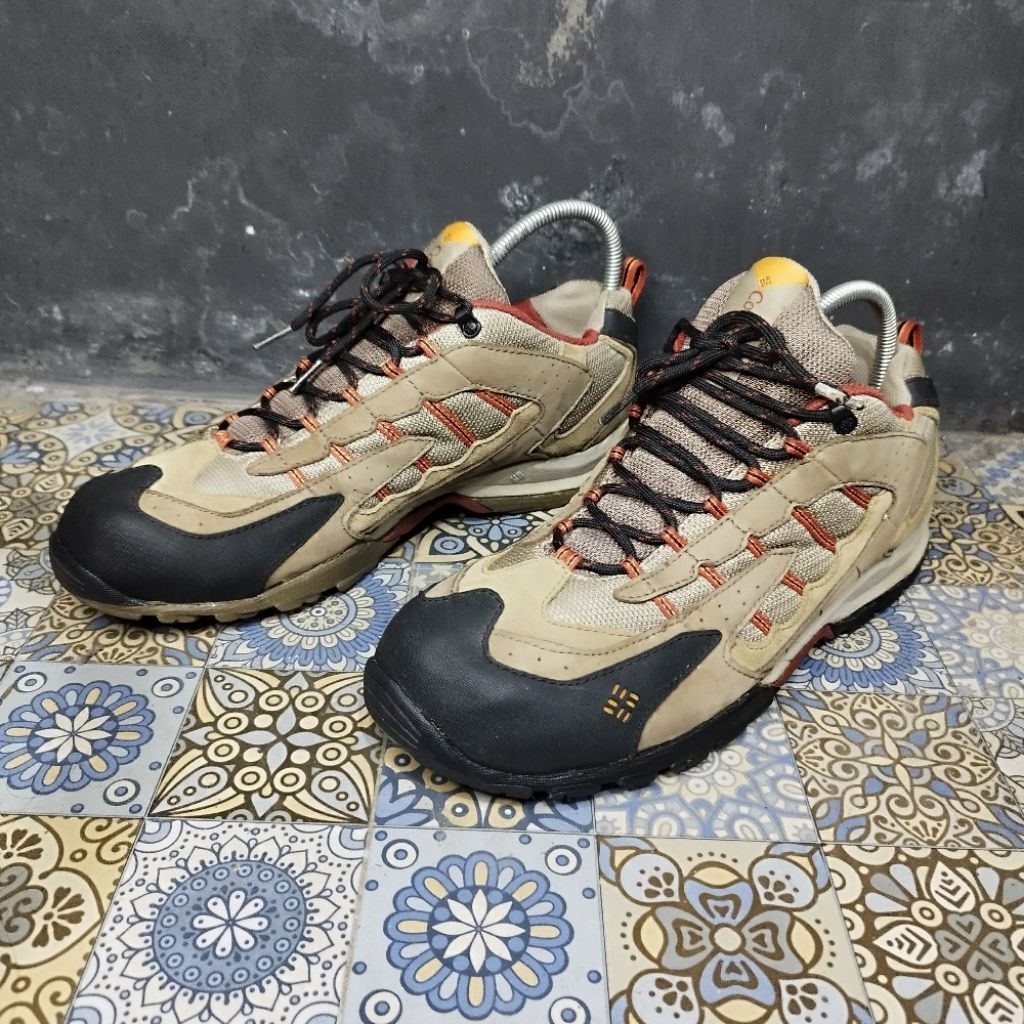 sepatu outdoor Columbia