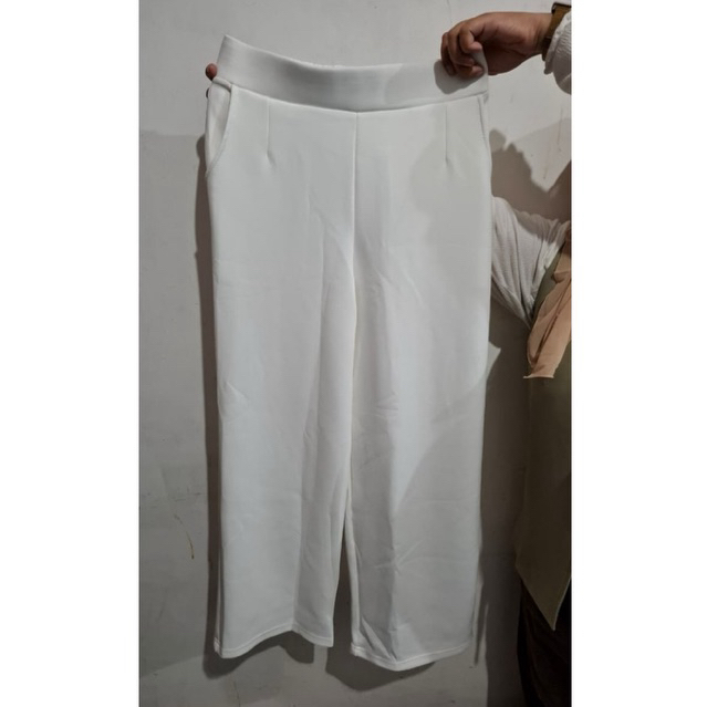 Preloved Celana Wanita Kulot Bahan Strech Jumbo