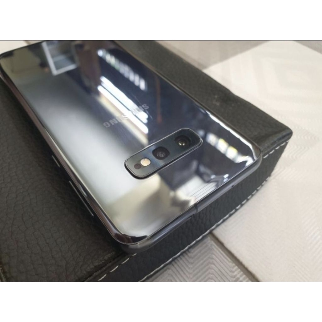 Samsung S10e Perfect Like New Lengkap Galaxy S10e HP Mini Kecil