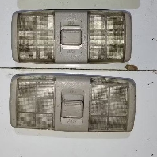 Lampu baca kabin tengah Galant lele Pajero lama