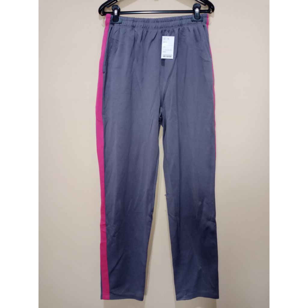 CELANA TRAINING PRELOVED