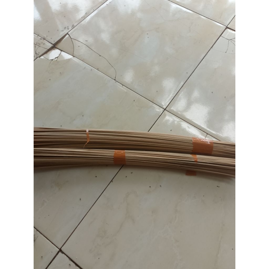 Bitingan  arkku layangan sukoiy super.petung serat merah. siap rancang