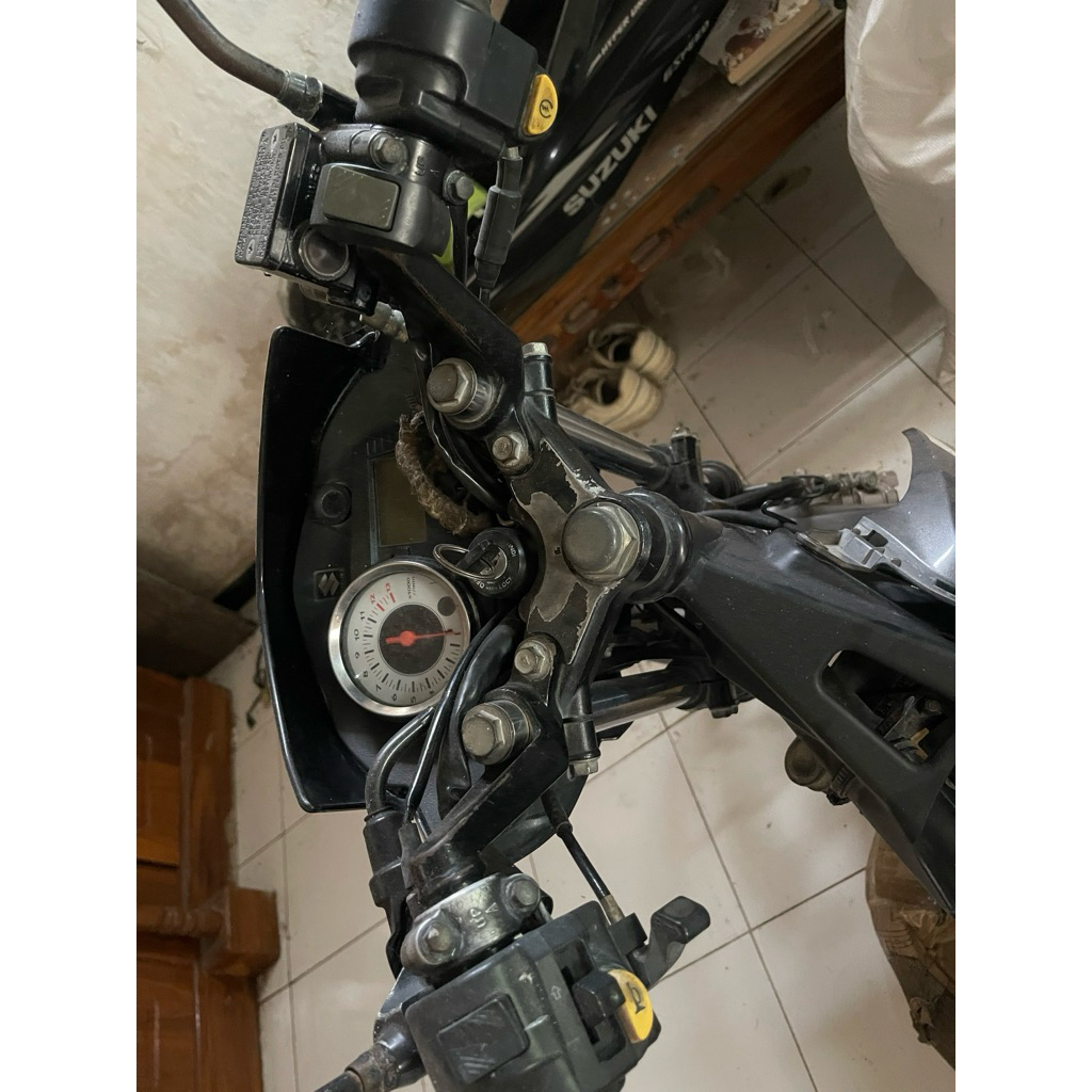 holder kanan kiri satria fu