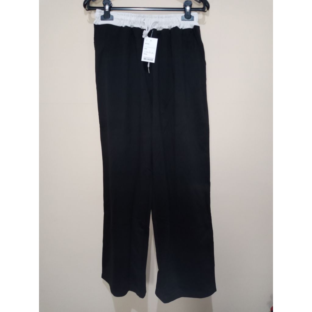 CELANA TRAINING PRELOVED