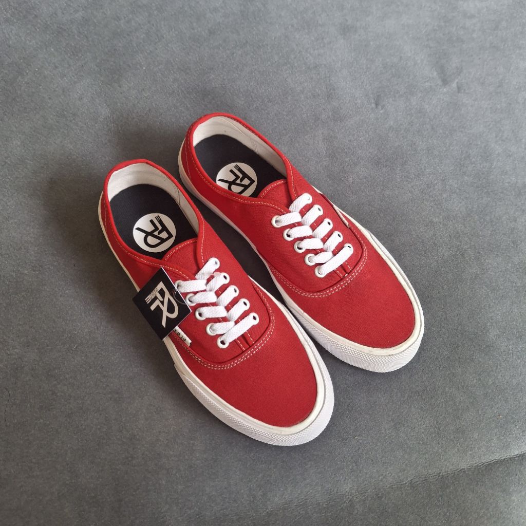 Sepatu sneaker AUTHEN fr.id Merah maroon pria & wanita
