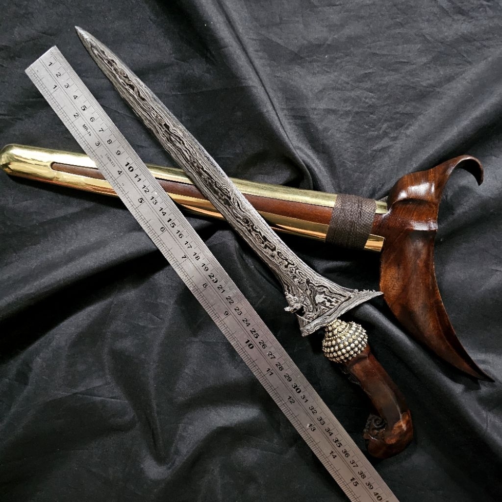 Keris Patrem Nogo Siluman Lurus Pamor Ngulit Semangka