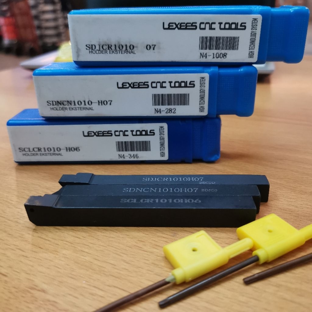 Set Pisau Pahat Bubut CNC "Lexeex CNC Tools" - Presisi dan Kinerja Tinggi untuk Pemesinan Anda