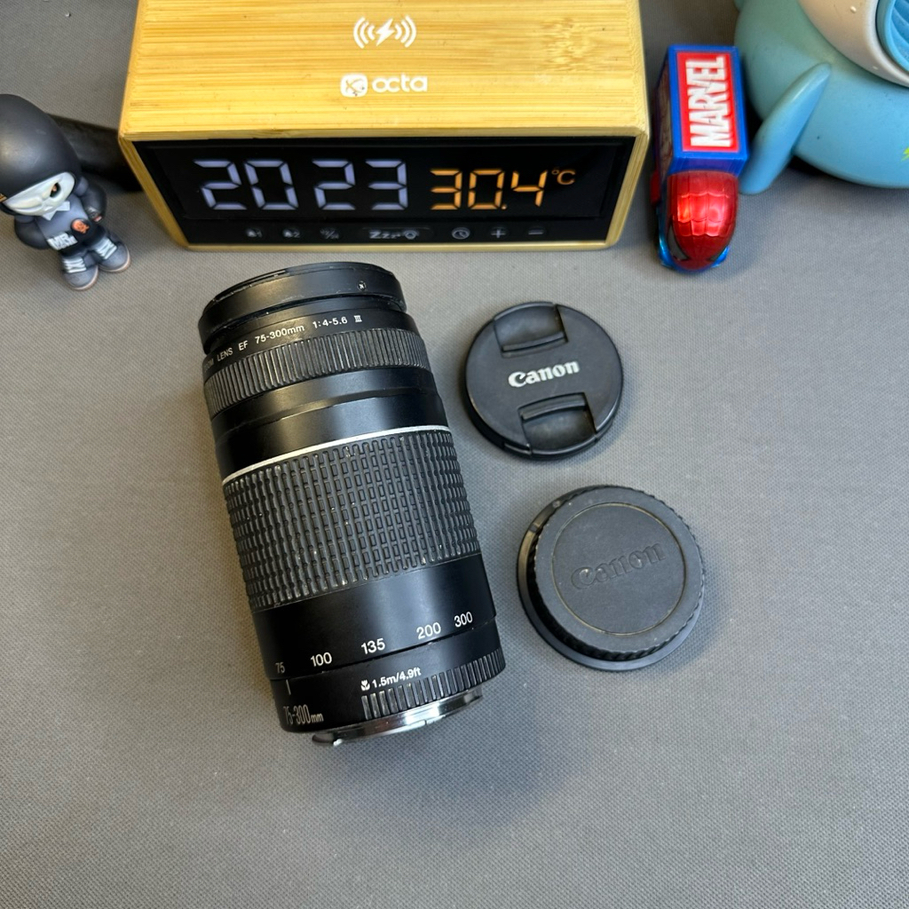 Lensa canon zoom ef 75 - 300 mm
