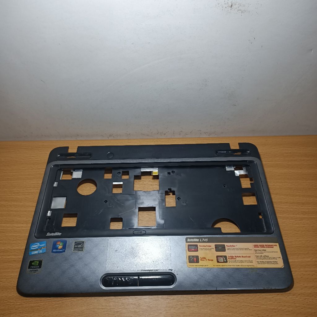 Casing Frame Keyboard Laptop Toshiba Satellite L740 L745 L740D L745D
