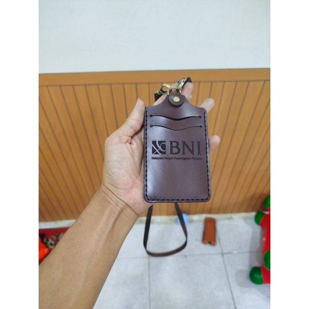ID CARD KULIT CUSTOM/NAMETAG BANK BNI