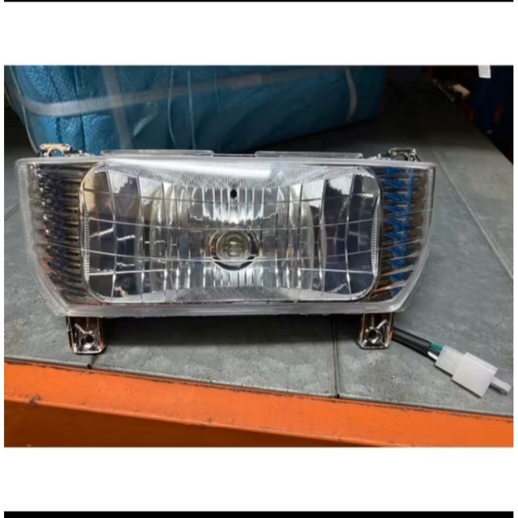 LAMPU DEPAN TRAKTOR RD 85 KUBOTA MESIN TRAKTOR SAWA