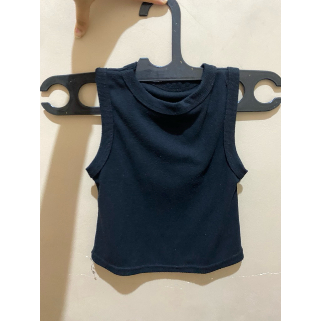 (PRELOVED) Tanktop Knit/ Tanktop Crop Wanita