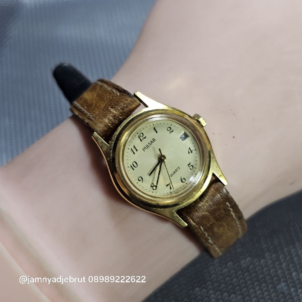 Jam Pulsar V782-0040 by Seiko Gold Ladies Bekas
