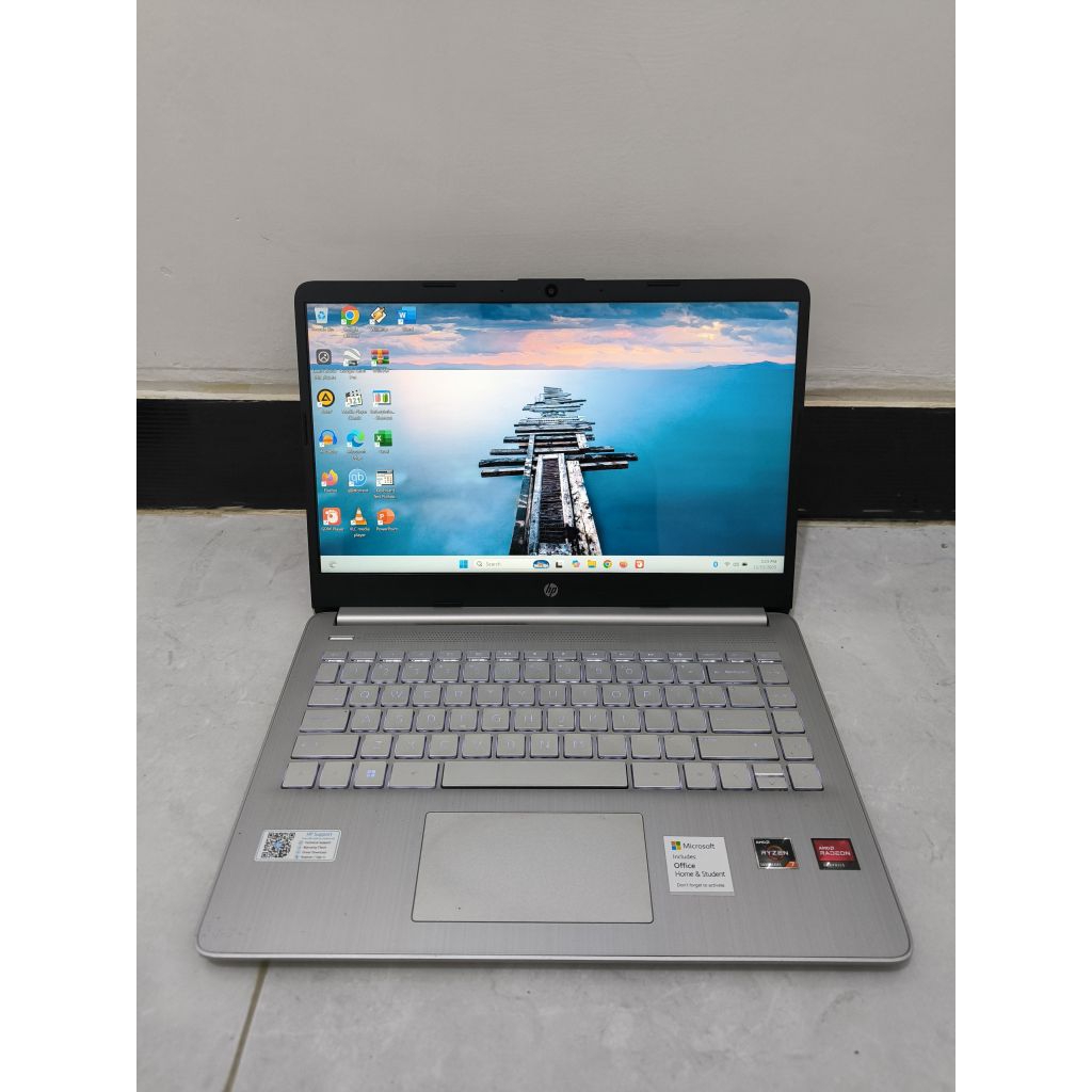 Hp 14s AMD Ryzen 7 5700u RAM 8GB SSD 512GB