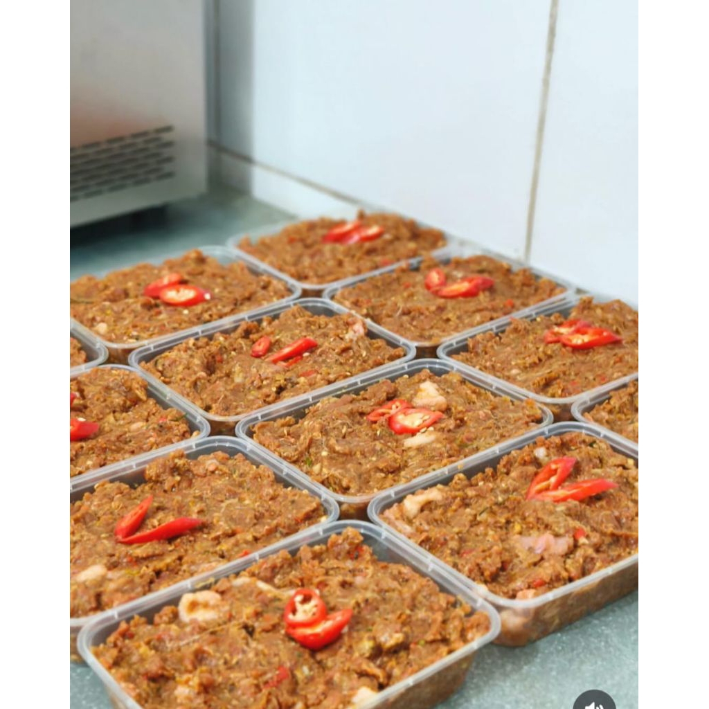 Luluh Babi kemasan 500 gr/ luluh frozen/ daging babi/luluh sate/ sate lilit